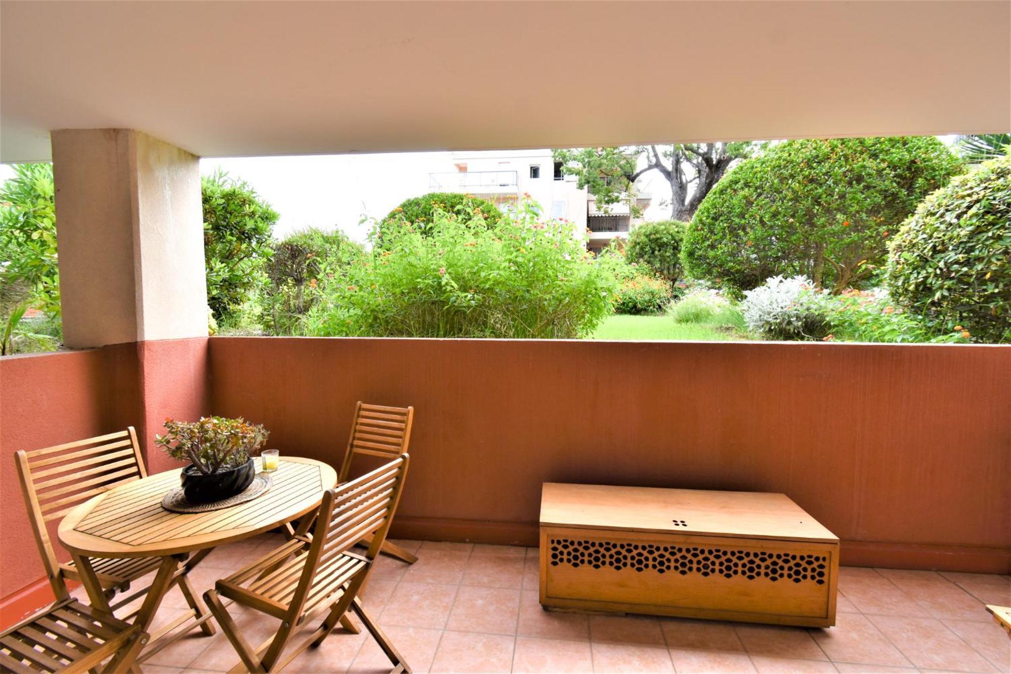 Apartamento Le Cap Soleil -Standing - Piscine Collective Et Parking Prive Rocabruna Exterior foto